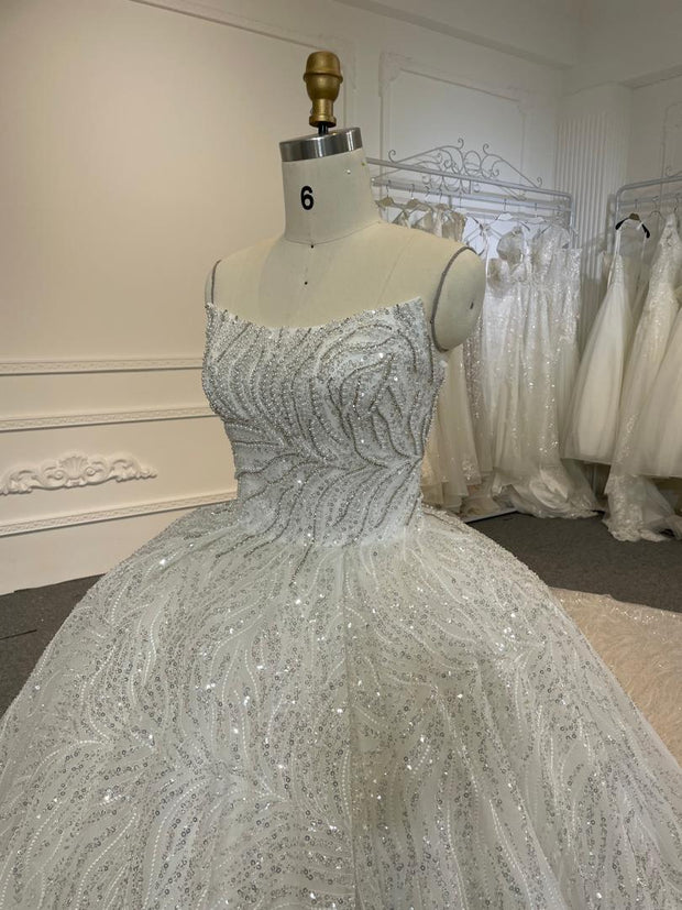 BYG24-25 STRAPLESS SEQUINS BEADING BALL GOWN WEDDING DRESS