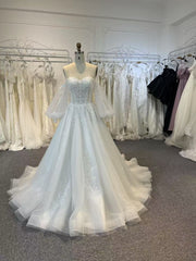 BYG502 OFF-THE-SHOULDER A LINE STYLE PAIRED WITH THE ACTIVITY SLEEVES WHICH ALLOW YOU TO CHOOSE ONE FROM TWO OPTIONS