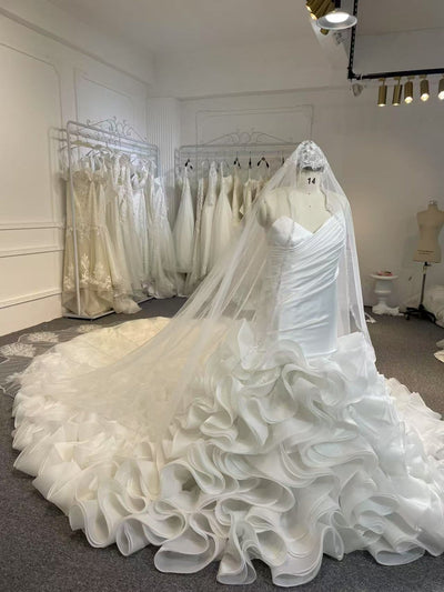 BYG24-29 HIGH - END AND ELEGANT  STRAPLESS BUBBLE  DRESS