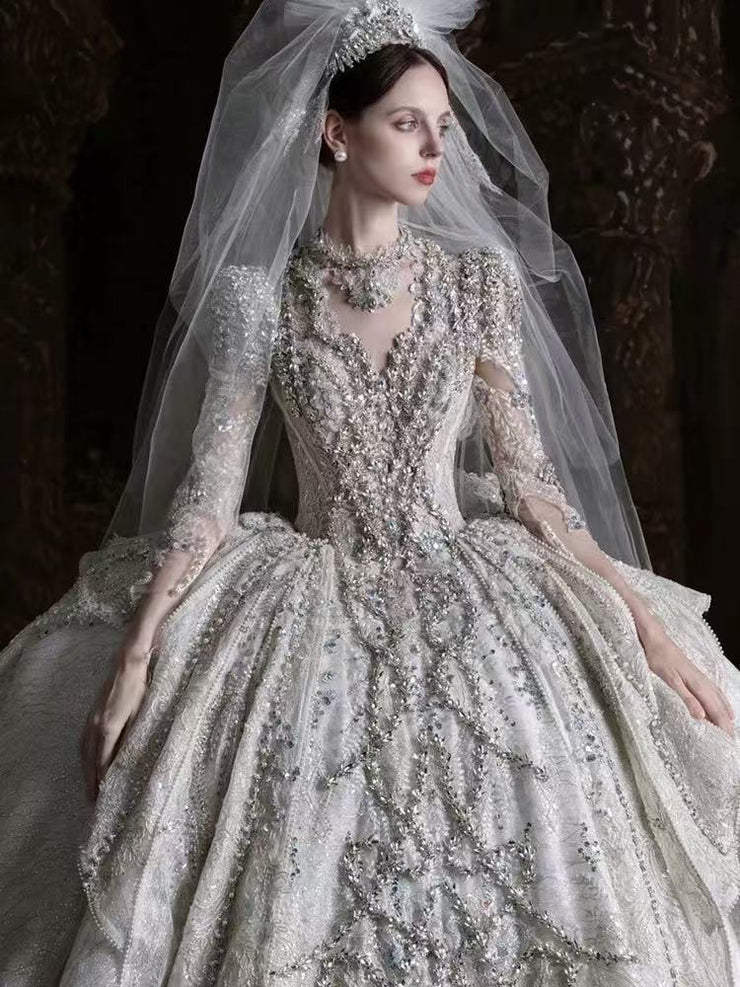DIVINE 07 ARTFUL MOTIFS FEATURES A CATHEDRAL-LENGTH TRAIN WEDDING DRESS