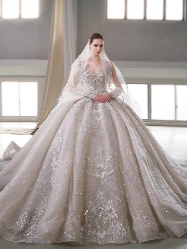 X25-90 A MAGNIFICENT STRAPLESS WEDDING DRESS ADORNED WITH GRADIENT RHINESTONES