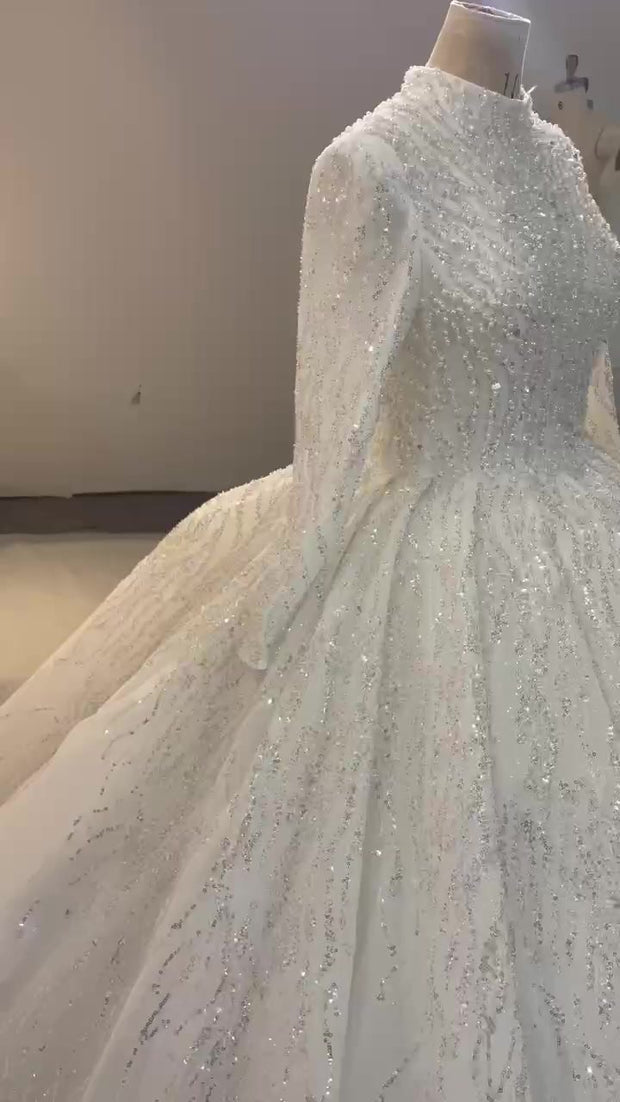 BYG25-2 A CLASSIC MUSLIM WEDDING DRESS WITH SLIVER EMBROIDERY