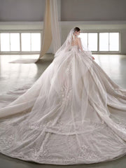 X25-90 A MAGNIFICENT STRAPLESS WEDDING DRESS ADORNED WITH GRADIENT RHINESTONES