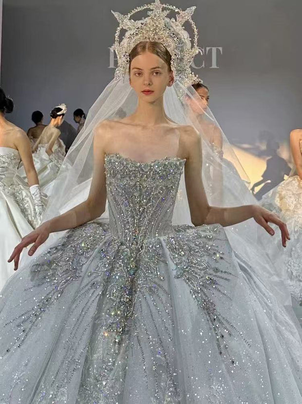 DIVINE 11 SEXY AND SOPHISTICATED  BALL GOWN (INCLUDING THE HEADPIECE)