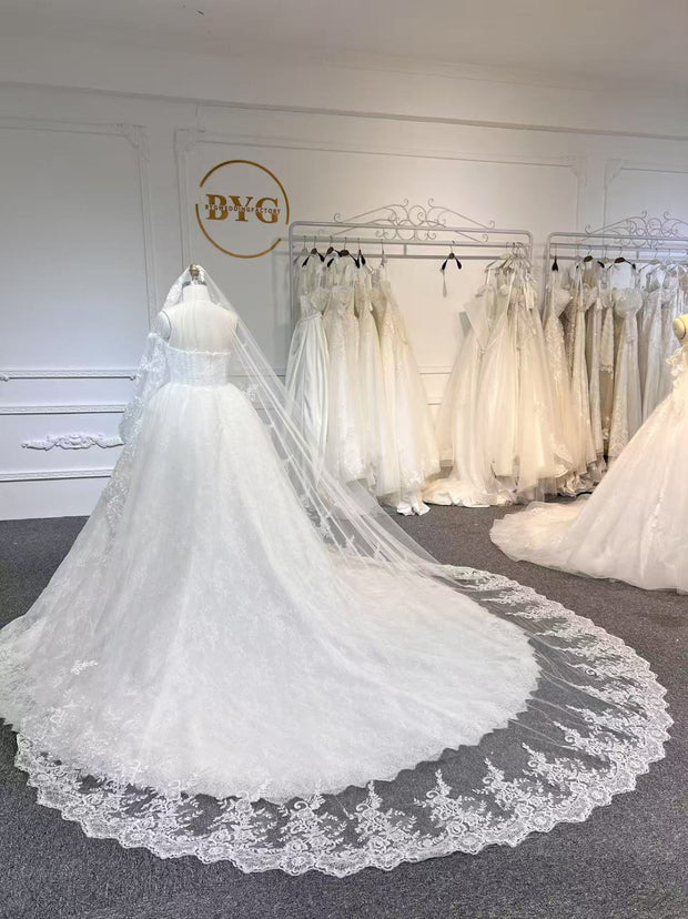 BYG25-8 A STRAPLESS WEDDING DRESS WITH STAR TRACK INTERTWINED EMBROIDERY