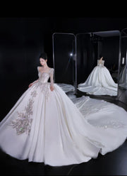DIVINE 04 A VINTAGE HEAVY-DUTY WEDDING RESSS WITH LONG SATIN SLEEVES