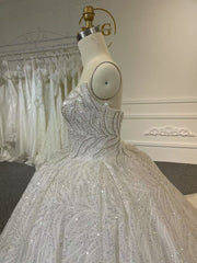 BYG25-5 A STRAPLESS BALL GOEN WITH PEARLS AND SEQUINS LIKE A WALTZ