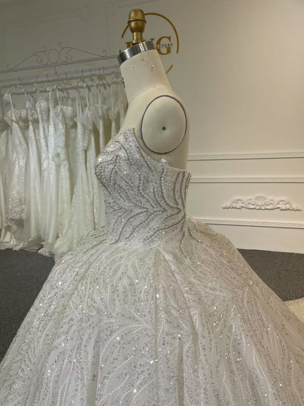 BYG25-5 A STRAPLESS BALL GOEN WITH PEARLS AND SEQUINS LIKE A WALTZ