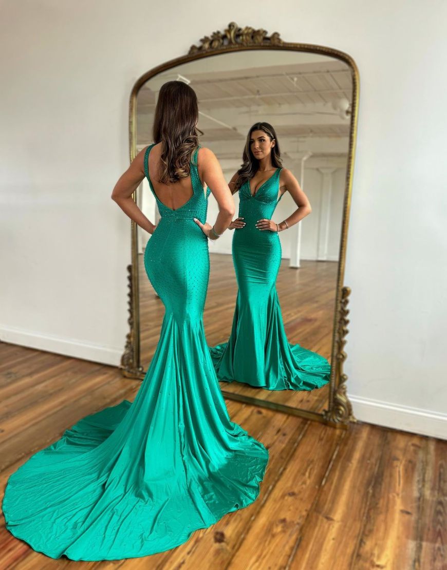 BYG-17 V-neck, sleeveless, mermaid dress, – BYG Wedding Factory