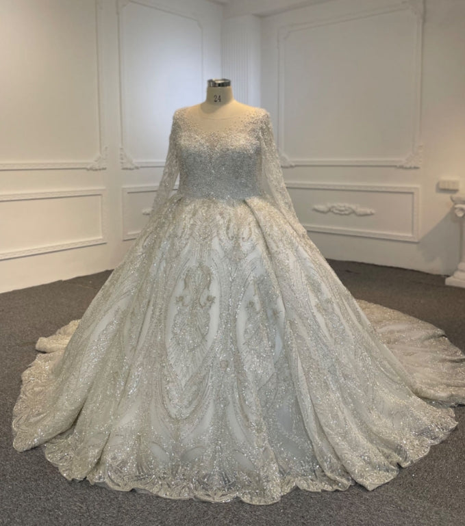 BYG24-10 LONG-SLEEVED HEAVY BEADED WITH SEQUINS WEDDING DRESS EU52 BYG24-10 LONG-SLEEVED HEAVY BEADED WITH SEQUINS WEDDING DRESS EU52