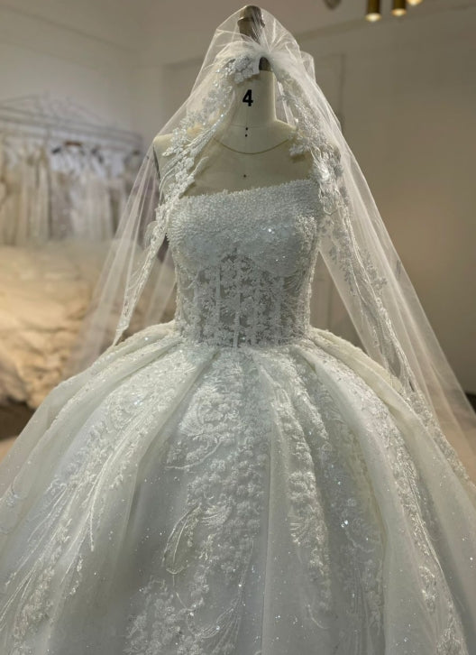 BYG24-34  THREE-DIMENSIONAL PATTERN EMBROIDERED STRAPLESS WEDDING DRESS