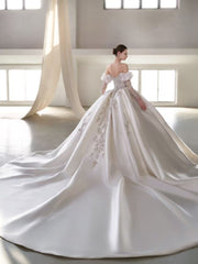 X25-85 STRAPLESS WEDDING DRESS WITH SCATTERED DIAMONDS AND BABY'S BREATH RHINESTONES