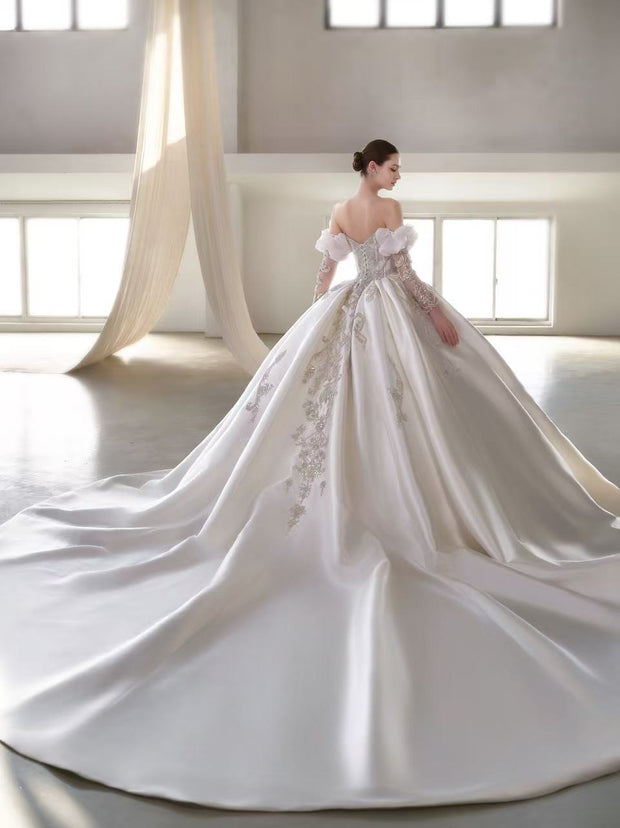 X25-85 STRAPLESS WEDDING DRESS WITH SCATTERED DIAMONDS AND BABY'S BREATH RHINESTONES