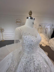 BYG25-7 A WEDDING DRESS WITH FOLDS THAT SPARKLE LIKE THE STARRY RIVER