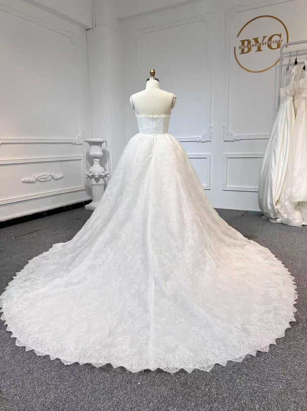 BYG25-8 A STRAPLESS WEDDING DRESS WITH STAR TRACK INTERTWINED EMBROIDERY