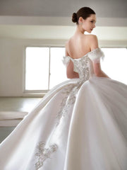 X25-84 RETRO EMBROIDERED SATIN STRAPLESS WEDDING DRESS