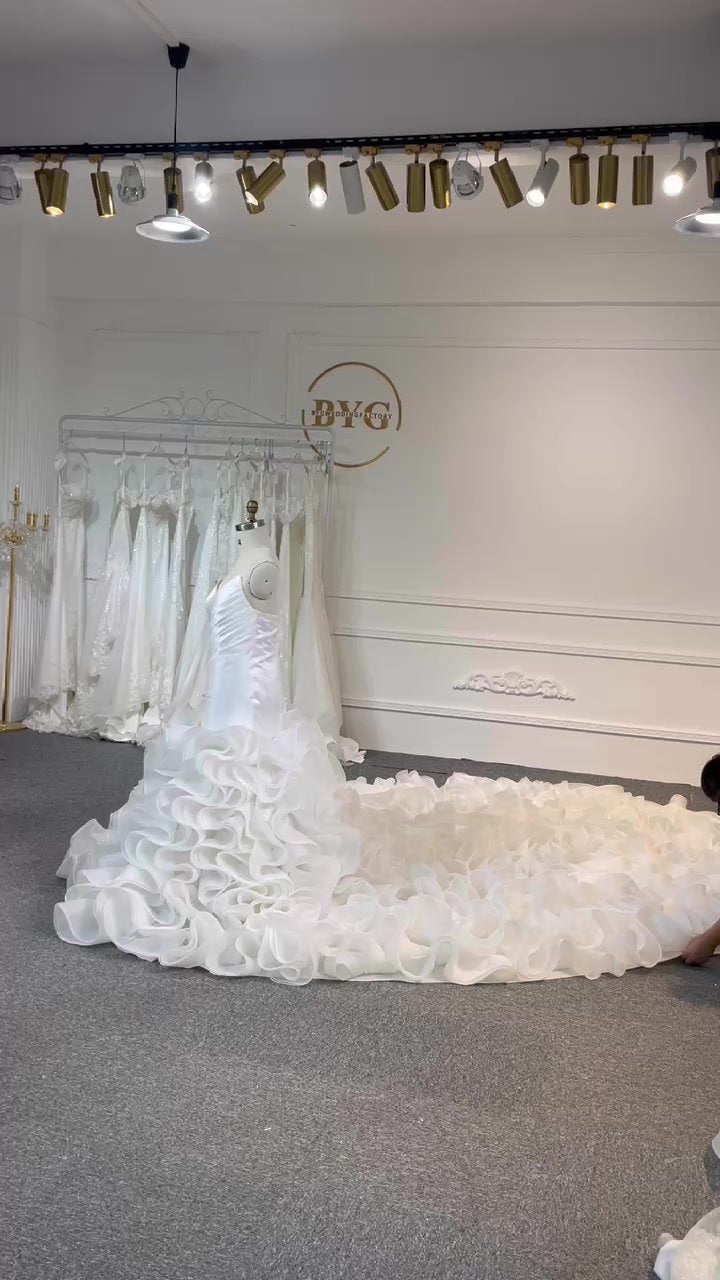 BYG24-29 HIGH - END AND ELEGANT  STRAPLESS BUBBLE  DRESS