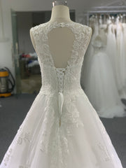 BYG sweetheart sleeveless wedding dress