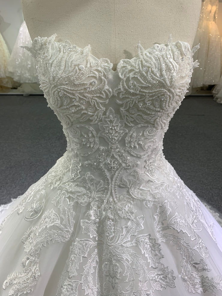 BYG elegance strapless lace wedding dress