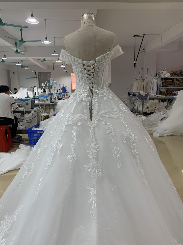 BYG princess wedding dress off the shoulder bridal gown Ball gown wedding dress BYG Wedding Factory 