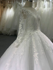 BYG sweet wedding dress with long sleeves
